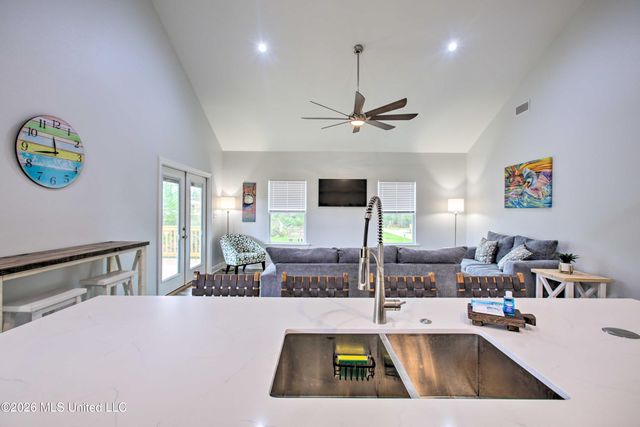 4082 Cardinal Street, Bay Saint Louis, MS 39520