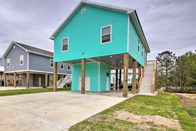 4082 Cardinal Street, Bay Saint Louis, MS 39520