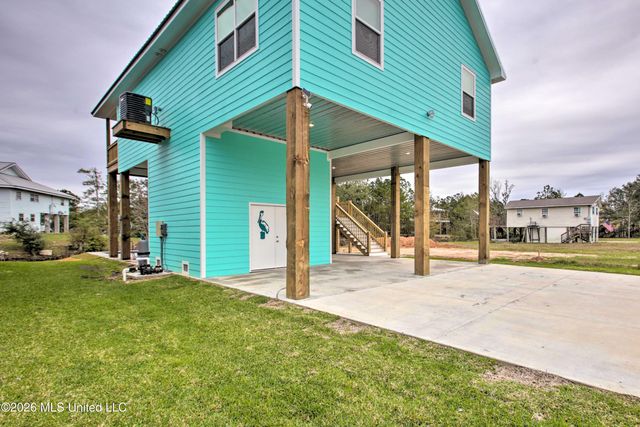 4082 Cardinal Street, Bay Saint Louis, MS 39520