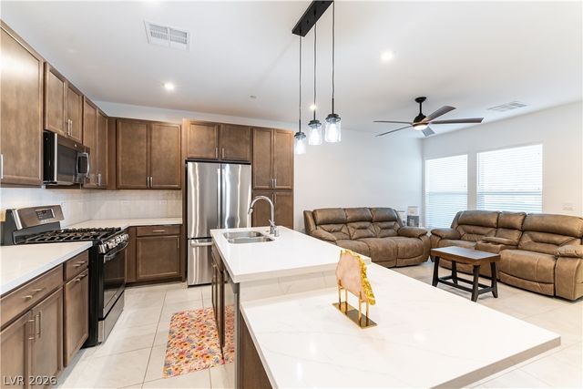 4312 Eagle Summit Avenue, Las Vegas, NV 89141