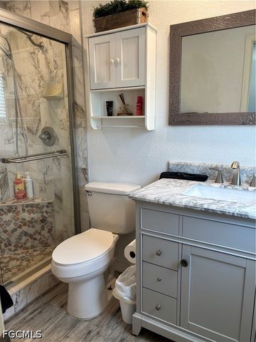 879 Lake McGregor DR, Fort Myers, FL 33919