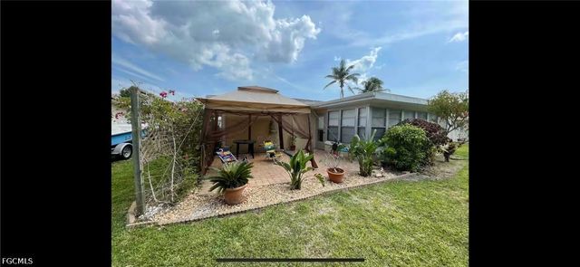 879 Lake McGregor DR, Fort Myers, FL 33919