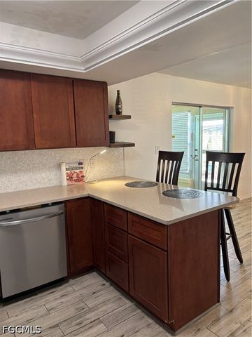 879 Lake McGregor DR, Fort Myers, FL 33919