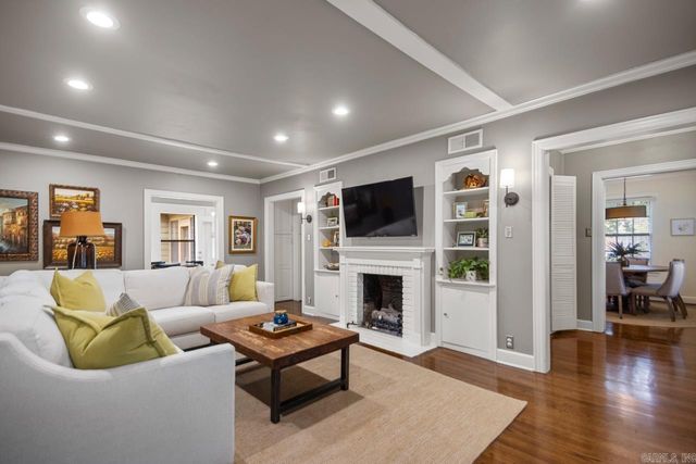 6523 Cantrell Road, Little Rock, AR 72207