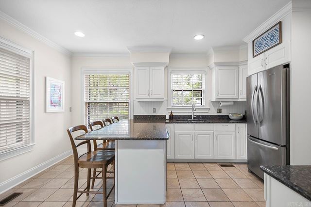 6523 Cantrell Road, Little Rock, AR 72207