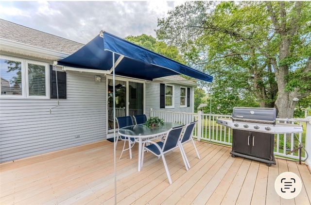 58 Brush Hill Road, Narragansett, RI 02882