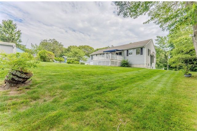 58 Brush Hill Road, Narragansett, RI 02882