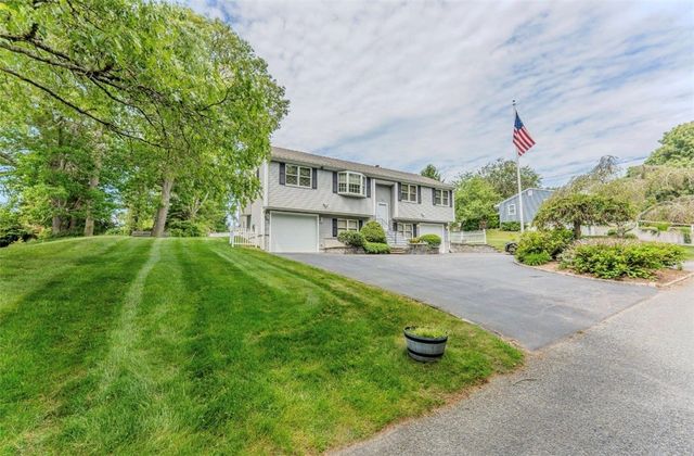 58 Brush Hill Road, Narragansett, RI 02882