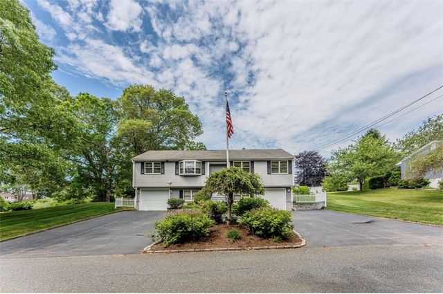 58 Brush Hill Road, Narragansett, RI 02882