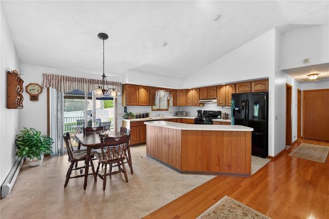 58 Brush Hill Road, Narragansett, RI 02882