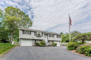58 Brush Hill Road, Narragansett, RI 02882