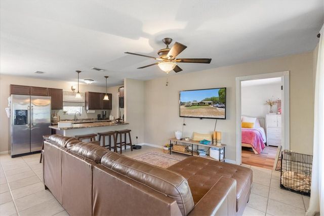 1304 Amy St, George West, TX 78022