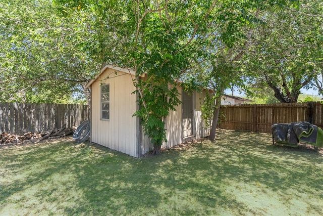 1304 Amy St, George West, TX 78022