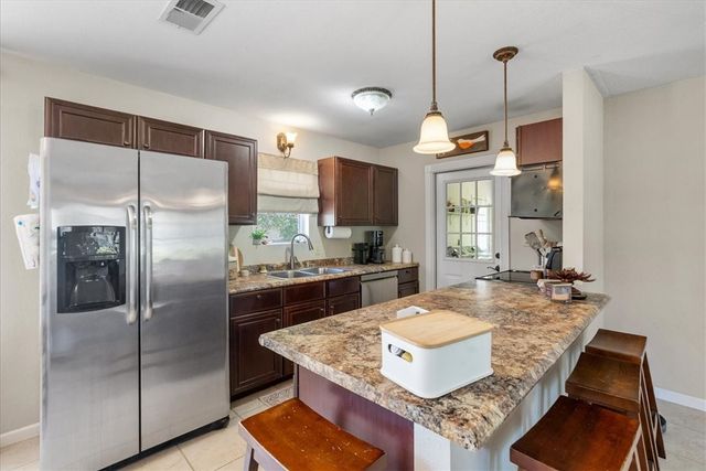 1304 Amy St, George West, TX 78022