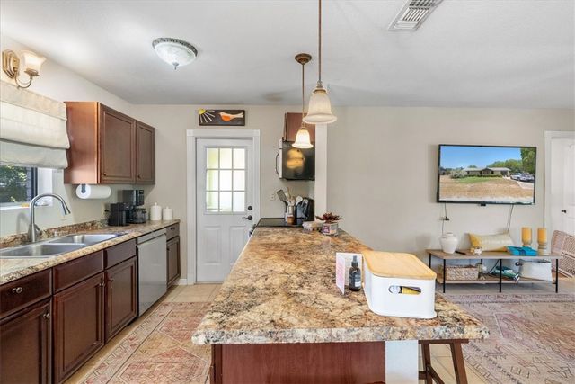 1304 Amy St, George West, TX 78022