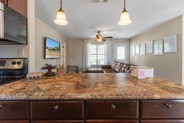 1304 Amy St, George West, TX 78022