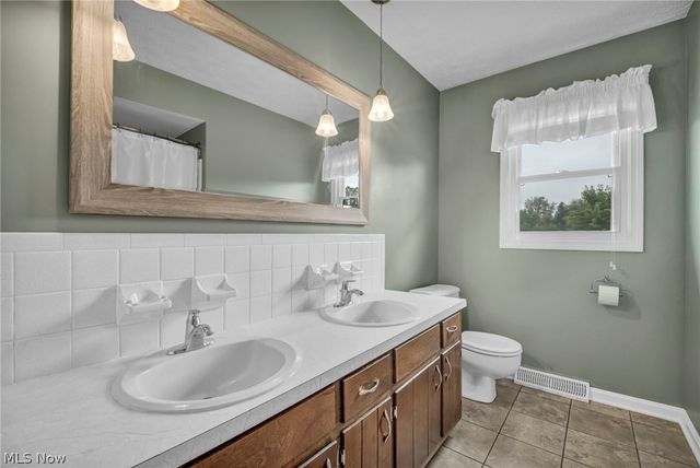 2661 Eaver Street NW, Uniontown, OH 44685