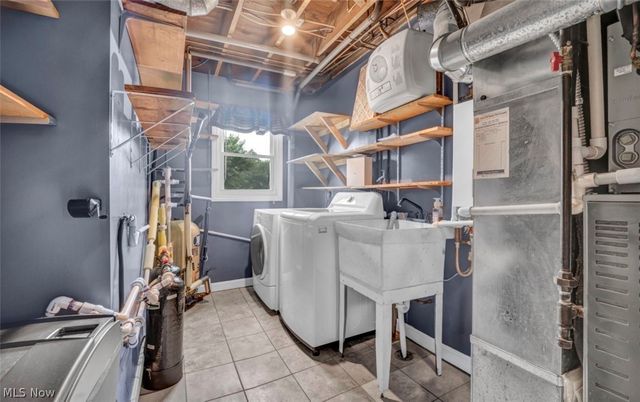 2661 Eaver Street NW, Uniontown, OH 44685