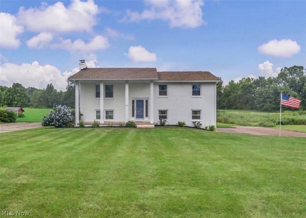 2661 Eaver Street NW, Uniontown, OH 44685