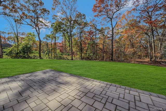 20 Bunker Lane, Middle Island, NY 11953