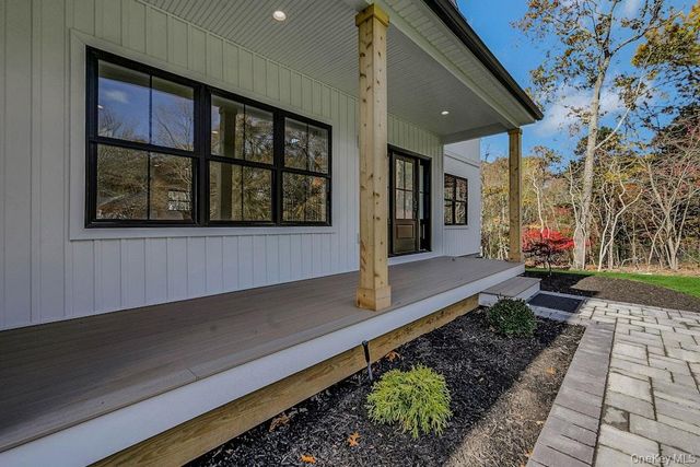 20 Bunker Lane, Middle Island, NY 11953