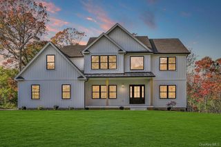 20 Bunker Lane, Middle Island, NY 11953