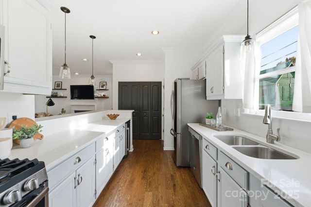 618 Olmsted Park Place, Charlotte, NC 28203