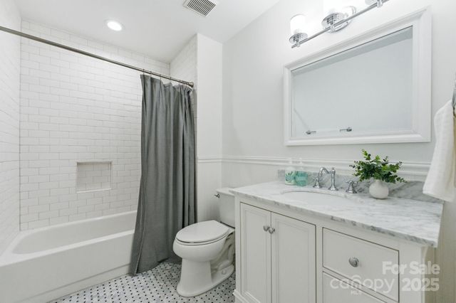 618 Olmsted Park Place, Charlotte, NC 28203