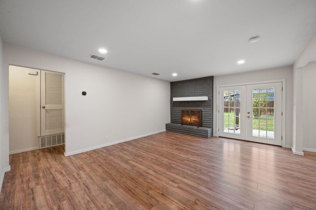 6305 Clubway LN, Austin, TX 78745