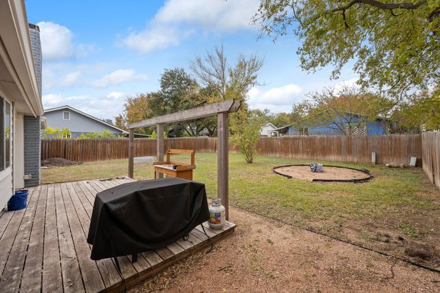 6305 Clubway LN, Austin, TX 78745