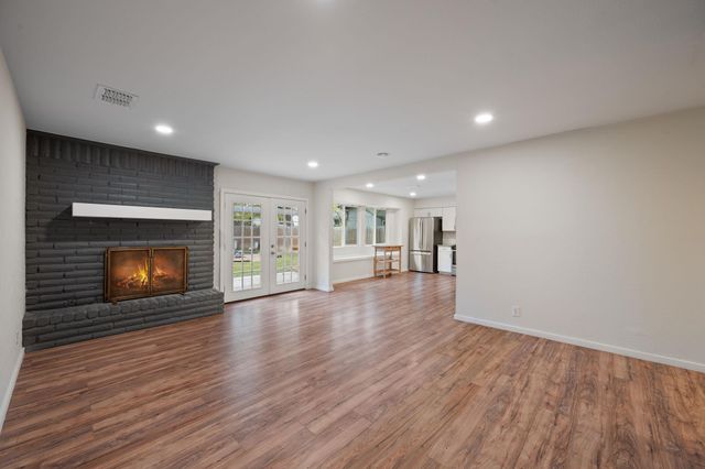 6305 Clubway LN, Austin, TX 78745