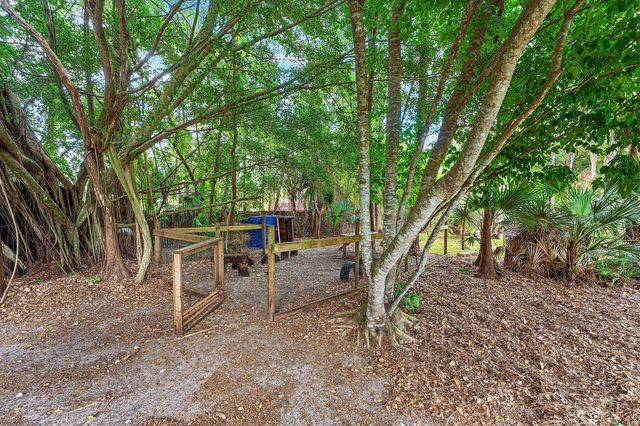 16355 Lancashire Drive E, Loxahatchee, FL 33470