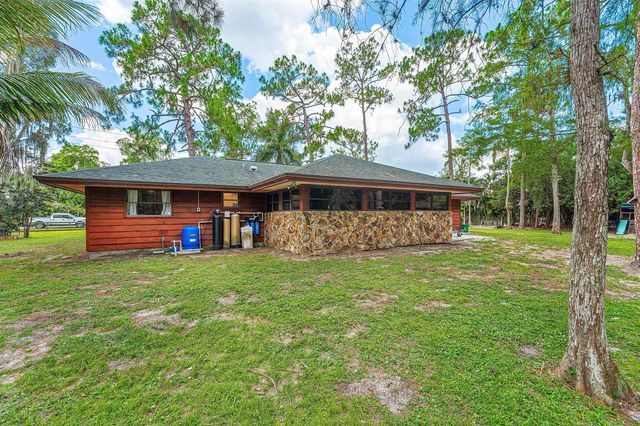16355 Lancashire Drive E, Loxahatchee, FL 33470