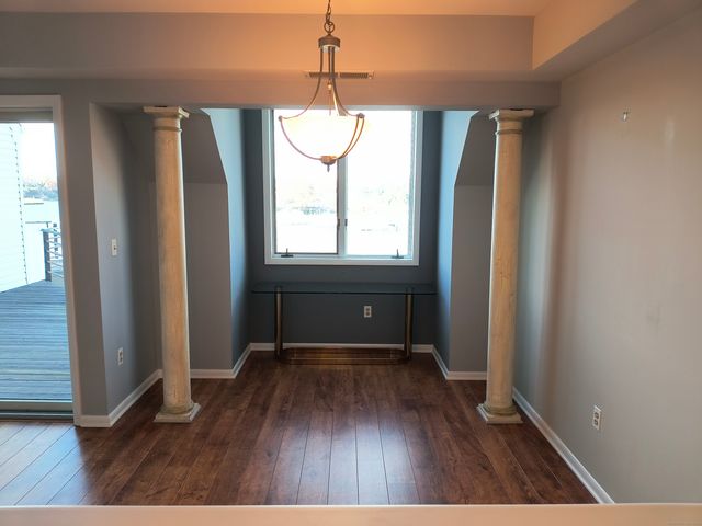 532 Popes Island Road 532, Milford, CT 06461