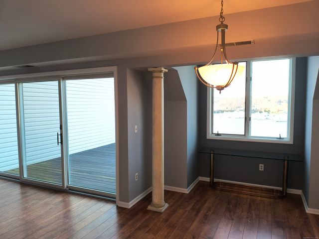 532 Popes Island Road 532, Milford, CT 06461