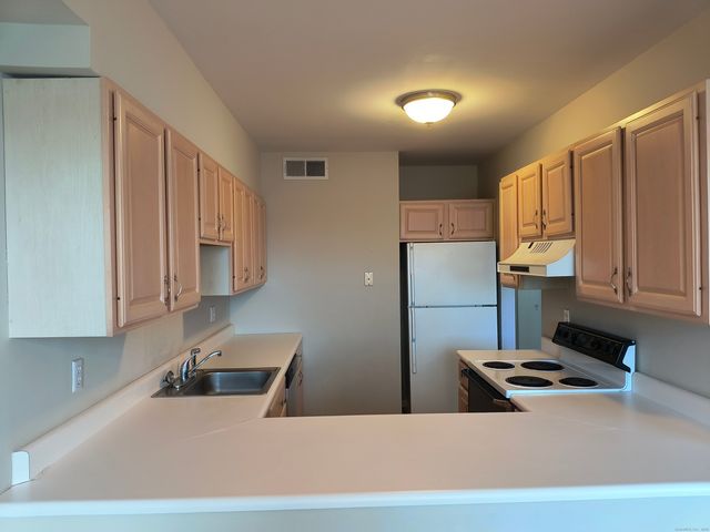 532 Popes Island Road 532, Milford, CT 06461