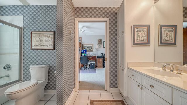 5420 EAGLES POINT CIRCLE 406, Sarasota, FL 34231