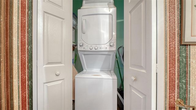 5420 EAGLES POINT CIRCLE 406, Sarasota, FL 34231