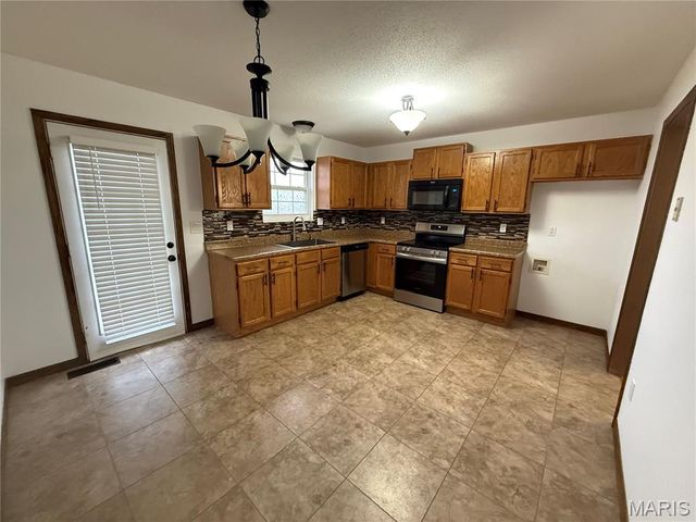 405 Bissell Avenue, Collinsville, IL 62234