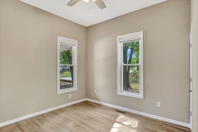 1015 N Concord Avenue, Springfield, MO 65802