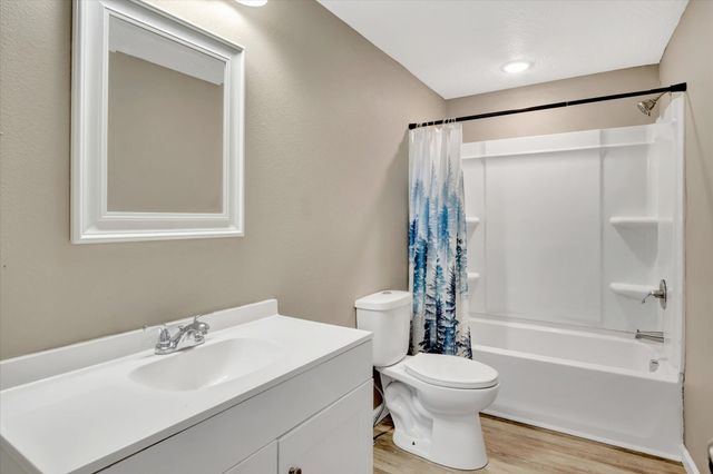 1015 N Concord Avenue, Springfield, MO 65802