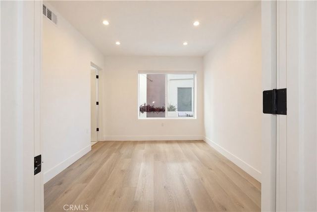 21721 Hart, Canoga Park, CA 91303