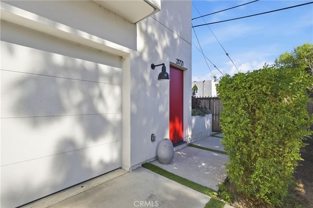 21721 Hart, Canoga Park, CA 91303