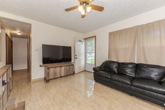 1702 S Plum Street, Pontiac, IL 61764