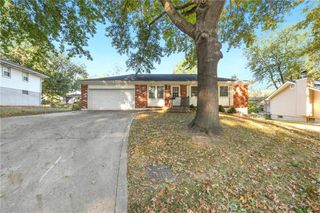 16800 E 31st Street S, Independence, MO 64055