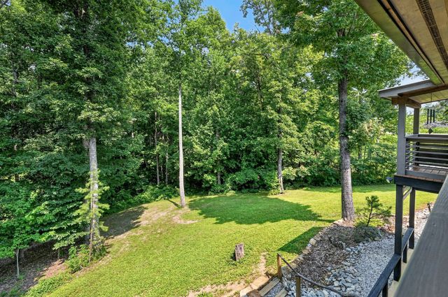 361 Bear Knob Ln, Crawford, TN 38554