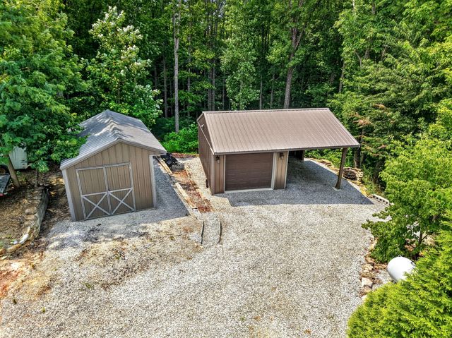 361 Bear Knob Ln, Crawford, TN 38554