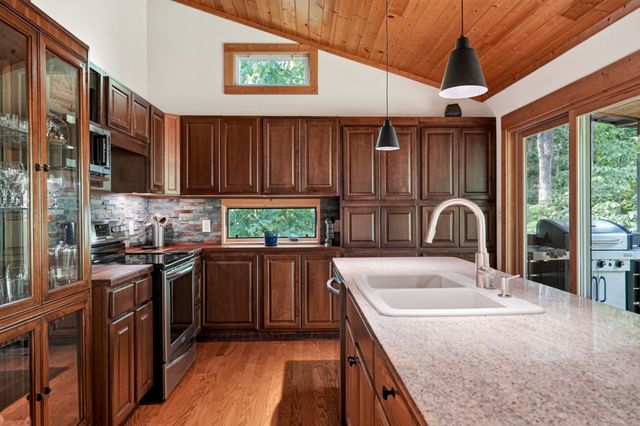361 Bear Knob Ln, Crawford, TN 38554