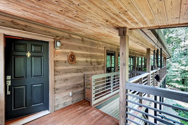 361 Bear Knob Ln, Crawford, TN 38554
