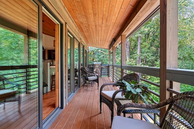 361 Bear Knob Ln, Crawford, TN 38554
